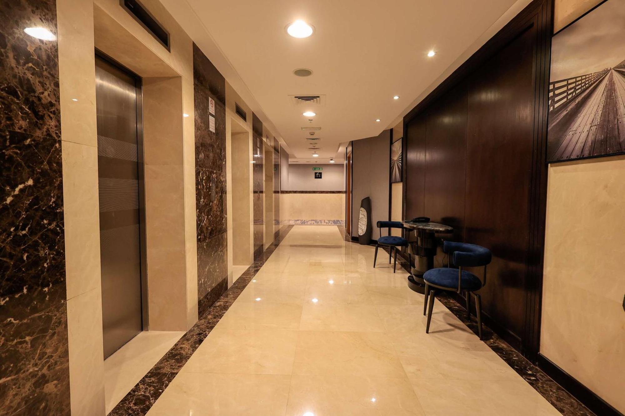 Best Western Premier M Four Hotel Дубай Экстерьер фото