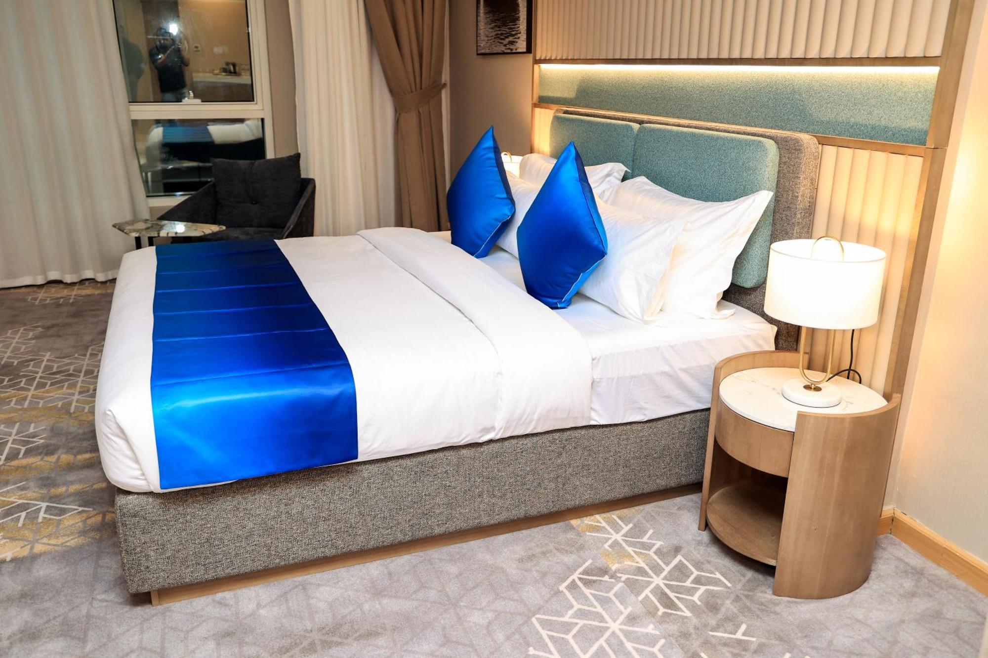 Best Western Premier M Four Hotel Дубай Экстерьер фото
